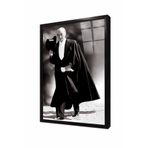 Tablosan Smokinli Atatürk Çerçeveli Cam Tablo