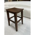 Taburecity-Ceviz Renk El Yapımı Ahşap Kavisli Tabure (40CM ) - Ahşap Rengi - 28x27x40
