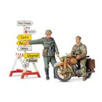 Tamiya 300035241 - 1:35 Diorama-Set Motorrad mit Wegweiser (2)