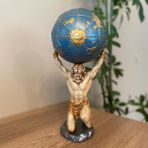 Tasarloxi Dünyayı Taşıyan Atlas Biblo