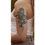 Tattoo Gerçekci 1 Aylık Yılan ve Gül Su Geçirmez Geçici Dövme Etiketi