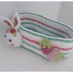 Tavşanlı Çilekli Oyuncak Sepeti Amigurumi Organik Oyuncak