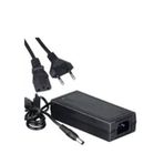 Technomax 5.5x2.5 Uç Tm-2110 12 Volt - 5 Amper Plastik Kasa Masaüstü Adaptör