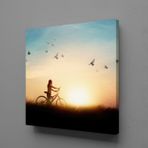 Technopa Bisiklet Süren Kız 40x40 cm Kanvas Tablo