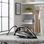 Tefal 3200 Watt Yüksek Performanslı Kireç Avcısı Buharlı Ütü, Hızlı Isınma, Damlama Önleme, Otomatik Kapanma + Tiftik Toplayıcı - Siyah