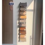 Ticaret Fuarları için Özelleştirilebilir Duvara Monte Fayans Vitrin, Mermer Döşeme Tutucu ve Kaykay Depolama Rafı 10 Braketli (8,1 inç/20,5 cm) - Ticari Kullanım için Mükemmel