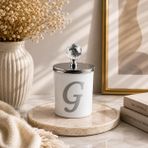 Tiem Concept Kişiye Özel Harfli Kokulu Bardak Mum - Kristal Tepelikli Özel Tasarım Beyaz Cam Mum, Ev ve Oda Kokusu, Hediyelik Dekoratif Mum 150g (Silver, Vanilya, G)