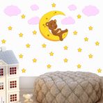 Tilki Dünyası Ay Üzerinde Uyuyan Tatlı Ayıcık, Pembe Bulutlar ve Yıldızlar Duvar Sticker Seti - Bebek ve Çocuk Odası Dekoratif Duvar Çıkartması