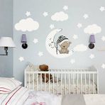 Tilki Dünyası TILKI-74983 Uyuyan Ayıcık Beyaz Yıldızlar ve Bulutlar Dekoratif Bebek Çocuk Odası Duvar Sticker