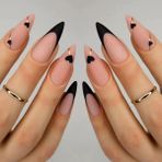 Tips Art Mat Siyah Kalp Desenli French Badem 24’lü Takma Tırnak Seti ve Zararsız Bant Yapıştırıcı