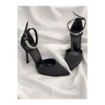 TOBAİ Rahat Taşlı Stiletto Siyah Saten Topuklu Ayakkabı