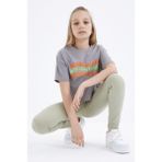Tommy Life 75038 Oversize Renkli Yazı Baskılı Düşük Omuz O Yaka Gri Kız Çocuk Crop T-Shirt