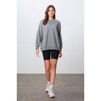 TOMMYLIFE Kiremit Kompakt Pamuklu Kalın Pürüzsüz Dokulu O Yaka Oversize Fit Kadın Sweatshirt - 97288
