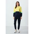 TOMMYLIFE Sarı Kompakt Pamuklu Kalın Pürüzsüz Dokulu O Yaka Oversize Fit Kadın Sweatshirt - 97289