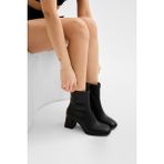 Tonny Black Kadın Siyah Cilt Düz Desen Fermuarlı Kalın Topuklu Bot 7 cm Tabanlı Modern Stil