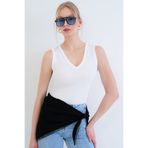 Trend Alaçatı Stili Beyaz V Yaka Kolsuz Bluz ALC-X15441