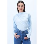 Trend Alaçatı Stili Kadın Buz Mavisi Dik Yaka Omzu Drapeli Sandy Crop Bluz ALC-X9554