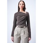 Trend Alaçatı Stili Kadın Kahverengi Asimetrik Yaka Drape Detaylı Bürümcük Bluz ALC-X14967