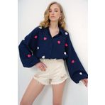 Trend Alaçatı Stili Kadın Lacivert Süzene Kalp İşlemeli Oversize Müslin Keten Gömlek ALC-X13791