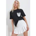 Trend Alaçatı Stili Kadın Siyah Bisiklet Yaka Güpür Cepli T-Shirt ALC-X11975