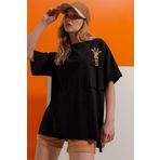 Trend Alaçatı Stili Kadın Siyah Bisiklet Yaka Zürafa Nakış İşlemeli Duble Kol Lazer Kesim Oversize T-Shirt ALC-X8475