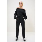 Trend Alaçatı Stili Kadın Siyah İnterlok Kumaş Madonna Yaka Crop Sweat Ve Paçası Lastikli Pantolon Takım ALC-X13075