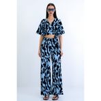 Trend Alaçatı Stili Mavi-Lacivert Kruvaze Yaka Bürümcük Crop Bluz Ve Pantolon Takım ALC-X15210