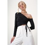 Trend Alaçatı Stili Siyah Asimetrik Yaka Büzgülü Sandy Crop Bluz ALC-X12746