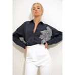 Trend Alaçatı Stili Siyah Çiçek Nakışlı Oversize Dokuma Gömlek ALC-X12651