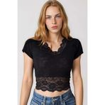 Trend Alaçatı Stili Siyah V Yaka Dantel Detaylı Crop Bluz ALC-X15433