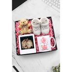 Trendmiya Beyaz Çerçeve & 1 Çift Örme Patik & Hoşgeldin Kız Bebek Kupa & Ayıcık Anahtarlık Hediye Seti