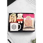Trendmiya Kırmızı Detaylı Vintage Kupa & Mini Love Ayıcık & Bademli Kurabiye & Colombian Kahve Hediye Seti