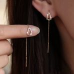 TseenYi Cz Teardrop Threader Küpe Kristal Armut İçi Boş Sallanan Küpe Uzun Bar Zincir Threader Küpe Uzun Zincir Püsküllü Damla Küpe Takı Kadınlar ve Kızlar için Hediye (Altın)