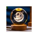 TUHFE COLLECTİON AY İÇERİSİNDE OTURAN ASTRONOT TEMALI RENK DEĞİŞTİREN ALTLIKLI KRİSTAL KÜRE GECE LAMBASI