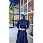 TUMEL DESİGN Asil Tesettür lacivert Saten Dik Yaka Büzgülü Omuz Detaylı Uzun Kollu Abiye Elbise