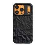 Tybiky iPhone 15 ile uyumlu kılıf kaplama cep telefonu kılıfı 3D Crumpled folyo doku yumuşak silikon kılıf çizilmeye karşı dayanıklı mat kaplama folyo kamera koruması uzun ömürlü tampon kapak, siyah