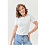 ubmbutik Kadın Bluz - Beyaz - Yakası Taşlı - Kısa Kollu - Bisiklet Yaka - Fitilli Kaşkorse Kumaş - Crop Bluz