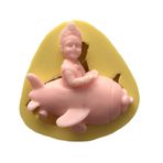 Uçaktaki Sünnet Çocuğu Şeklinde Silikon Pasta ve Seker Hamuru Kalibi 5x4,5x0,5 cm