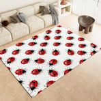 Uğur Böceği Temalı Kaymaz İç Mekan Halısı 160 x 228 cm Yumuşak Yıkanabilir Halı Oturma Odası, Yatak Odası ve Yemek Odası için Kaymaz Sırtlı Kırmızı Renk