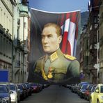 Üniformalı Gazi Mustafa Kemal Atatürk - Ay Yıldız Dış Cephe Poster Bayrak -600x900 cm