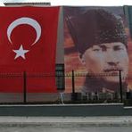 Üniformalı Kalpaklı Gazi Mustafa Kemal Atatürk Dış Cephe Poster Bayrağı -Bayrak -600x900 cm