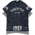 Unisex Swiftie 1989 Kol Baskılı Yıkamalı T-Shirt, Oversize Taylor Swift Temalı Vintage Tişört - Siyah - XL