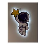 UViolets Dekoratif Ahşap Baskılı Yıldızı Tutan Astronot Çocuk Odası Gece Lambası 27*37