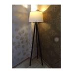 Valerino 123KREMCEVİZ Tripod Ahşap Lambader - Konik Krem Kumaş Başlıklı Ceviz Rengi Üç Ayaklı Yer Lambası, E27 Duy Modern ve Şık Köşe Aydınlatması, Doğal Ahşap Gövdeli Dekoratif Abajur
