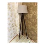 Valerino Tripod Ahşap Lambader - Konik Bej Kumaş Başlıklı Üç Ayaklı Yer Lambası, E27 Duy L341 Kahverengi Gövdeli Dekoratif Köşe Aydınlatması, Klasik ve Modern İskandinav Stil Salon Abajuru (7035L)