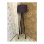 Valerino Tripod Ahşap Lambader - Konik Kahverengi Kumaş Başlıklı Üç Ayaklı Yer Lambası, E27 Duy Kahve Gövdeli Dekoratif Köşe Aydınlatması, L336 Modern ve Rustik Stil Salon Abajuru (7019L)