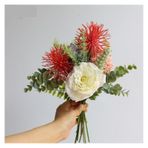 Vazolu Yapay Çiçekler Red Simulation Flowers Silk Flowers Bridal Bouquet Home Wedding Fake Flowers Home Table Decoration Yapay Çiçekler