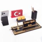 Vera Türk Bayraklı Gold Ahşap Masa Isimliği Seti Çizgi Desen Hediye Ofis Dekoratif Masaüstü Isimlik