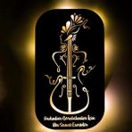 Veraart Işıklı Kişiselleştirilebilir Müzik Temalı Tablo Kadın Figürlü Dekoratif Gece Lambası 43 cm