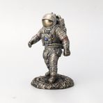 Veronese Design 10 cm Ay Yürüyüşü Astronot Reçine Heykel Bronz Kaplama